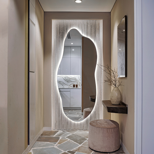 Nepravidelné zrcadlo s led osvětlením 40x90 cm