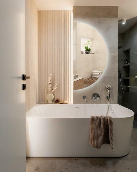 Designove půlkruhové zrcadlo s led 40x80 cm