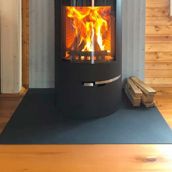 Podložka pod kamna z černého plechu 100x70 cm