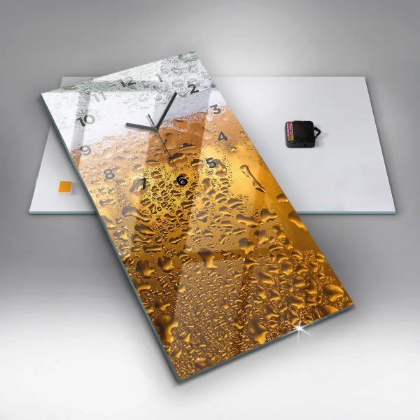 Vertikální nástěnné hodiny Hrnek piva