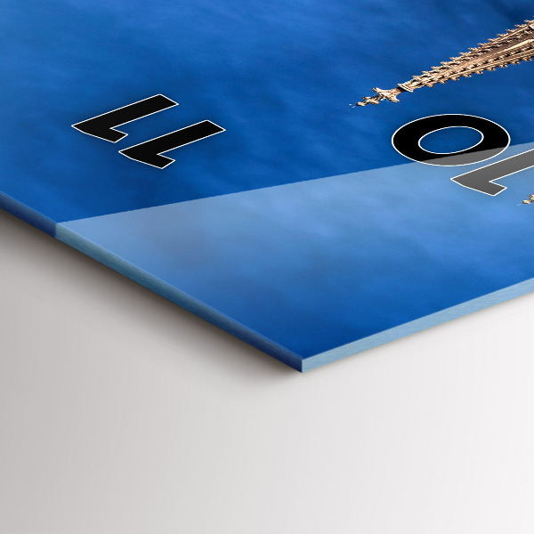 Vertikální skleněné hodiny Most v Německu