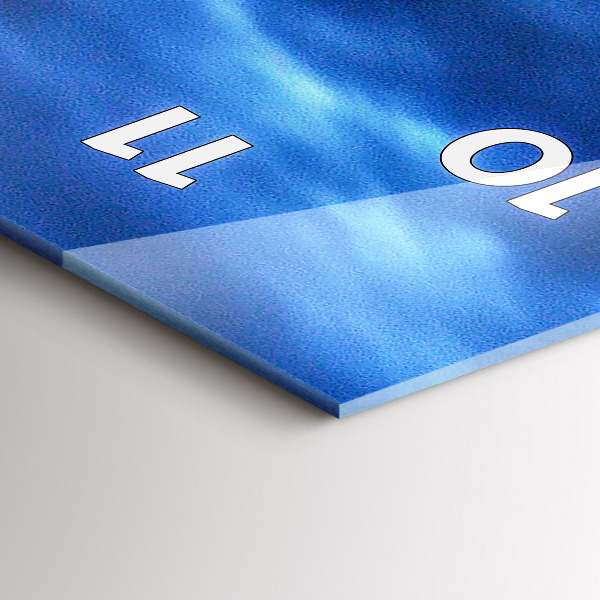 Vertikální skleněné hodiny Sydney večer