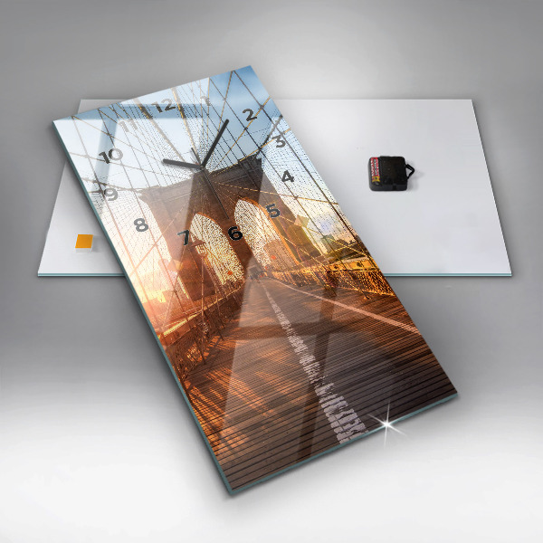 Vertikální skleněné hodiny Brooklynský most v New Yorku