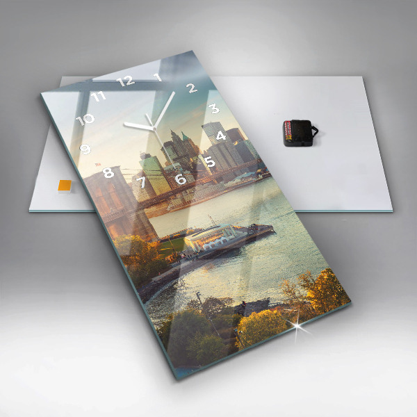 Vertikální skleněné hodiny Newyorský Manhattan