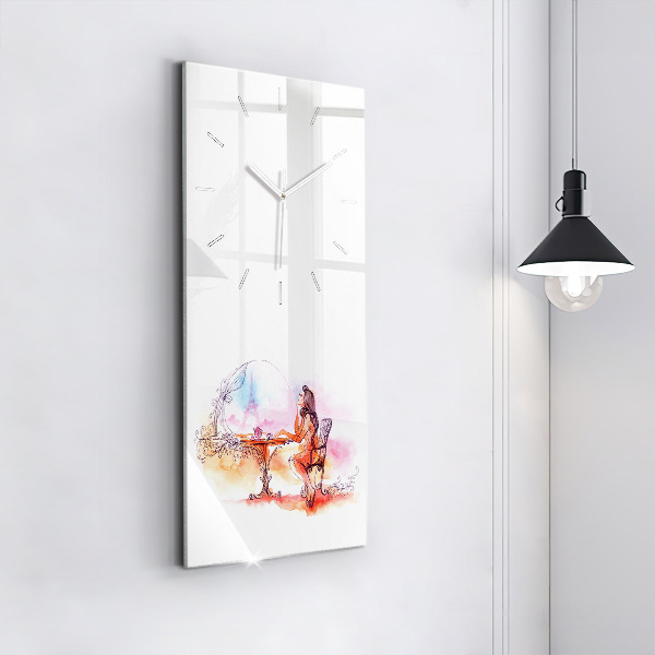 Vertikální skleněné hodiny Žena pije čaj