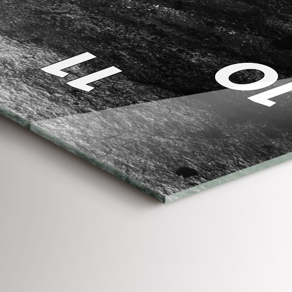 Vertikální nástěnné hodiny Žena v klobouku