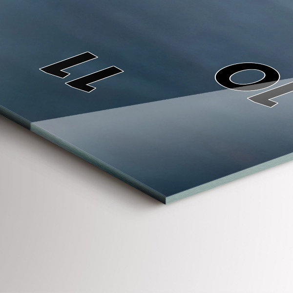 Vertikální nástěnné hodiny Muž na motorce