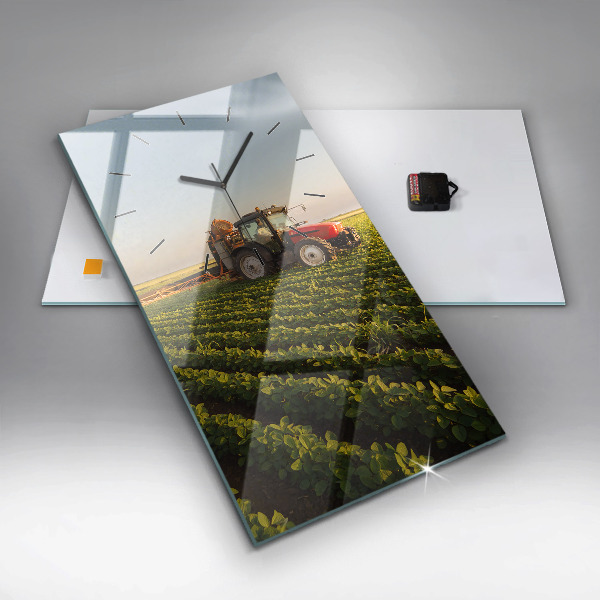 Vertikální skleněné hodiny Traktor na zemědělském poli