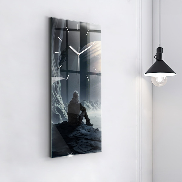 Vertikální skleněné hodiny Muž na měsíčním pozadí