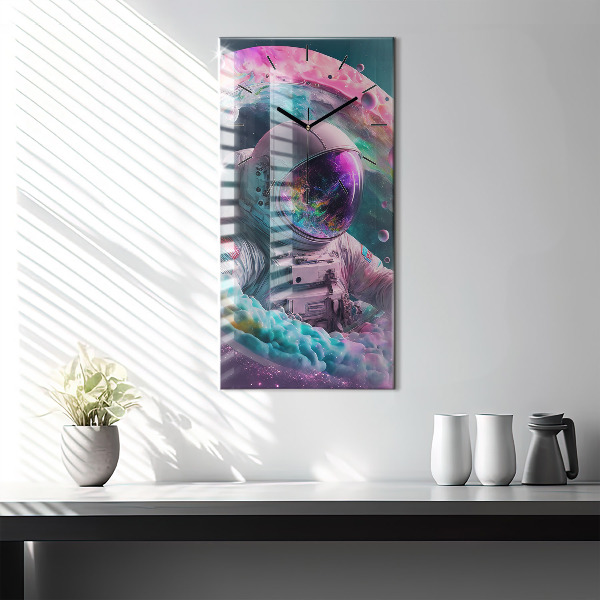 Vertikální skleněné hodiny Kosmonaut a barevné mraky