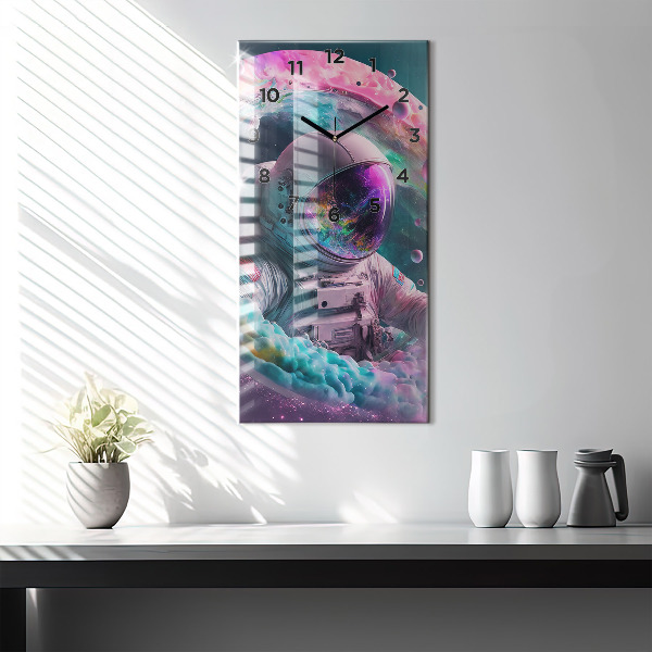 Vertikální skleněné hodiny Kosmonaut a barevné mraky