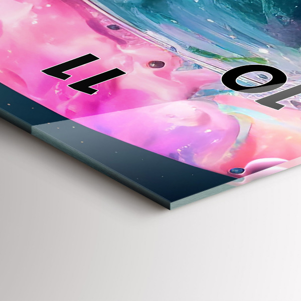 Vertikální skleněné hodiny Kosmonaut a barevné mraky