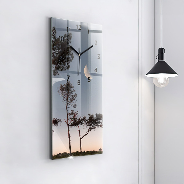 Vertikální nástěnné hodiny Půlměsíc a stromy