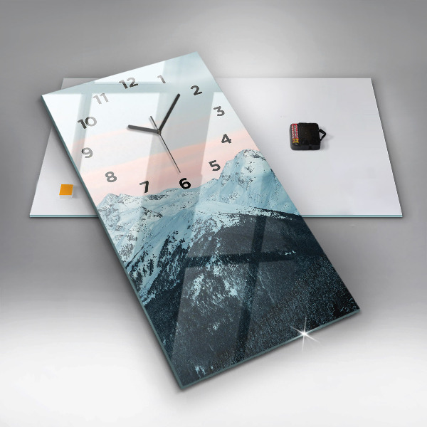 Vertikální nástěnné hodiny Horské pásmo v zimě