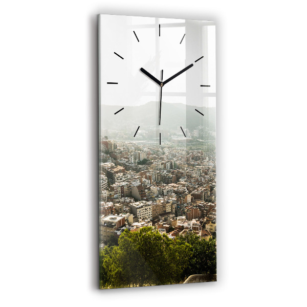 Vertikální nástěnné hodiny Barcelonský výhled na Montjuic