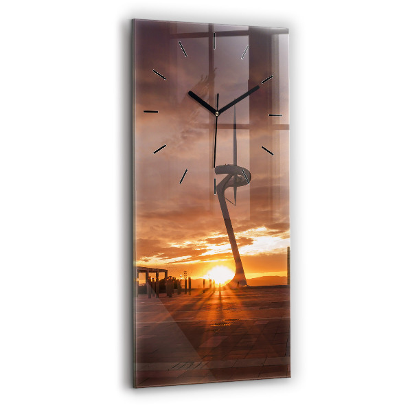 Vertikální skleněné hodiny Olympijský park v Barceloně