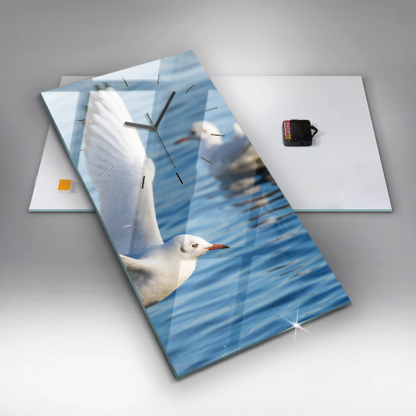 Vertikální skleněné hodiny Racci v Gdyni