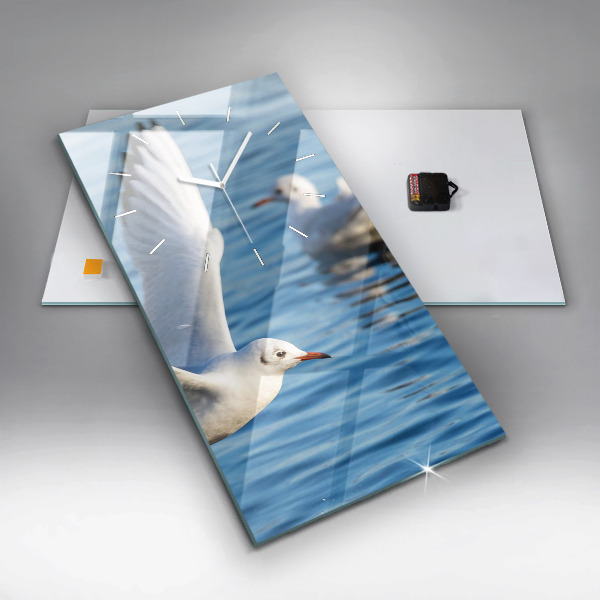 Vertikální skleněné hodiny Racci v Gdyni