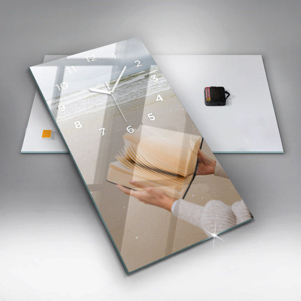 Vertikální nástěnné hodiny Chvíle s knihou