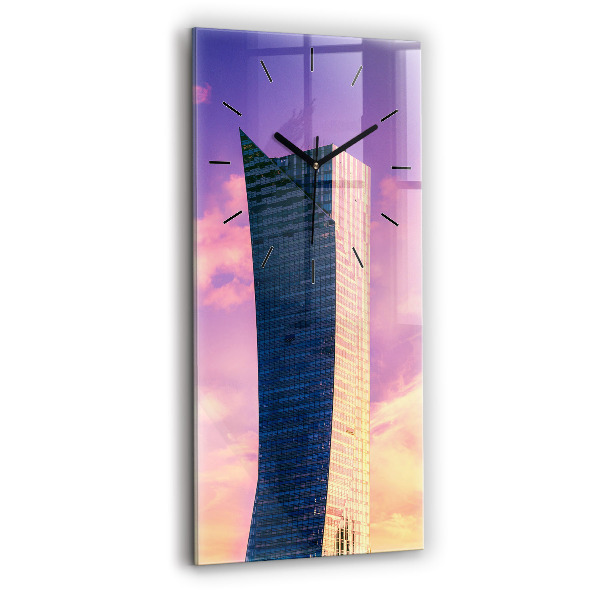 Vertikální nástěnné hodiny Mrakodrap ve Varšavě