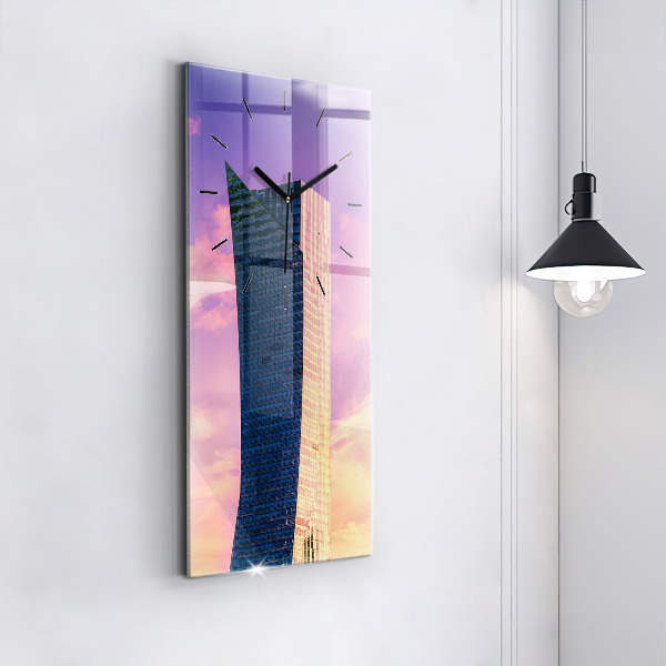 Vertikální nástěnné hodiny Mrakodrap ve Varšavě
