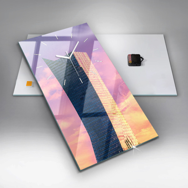 Vertikální nástěnné hodiny Mrakodrap ve Varšavě