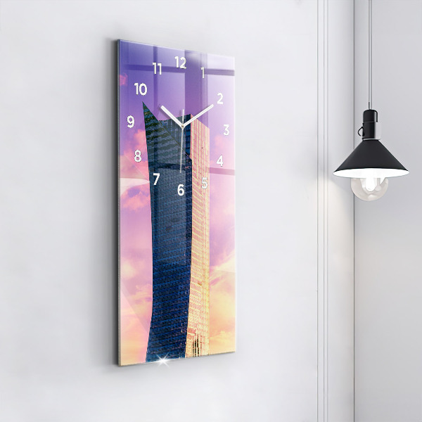 Vertikální nástěnné hodiny Mrakodrap ve Varšavě
