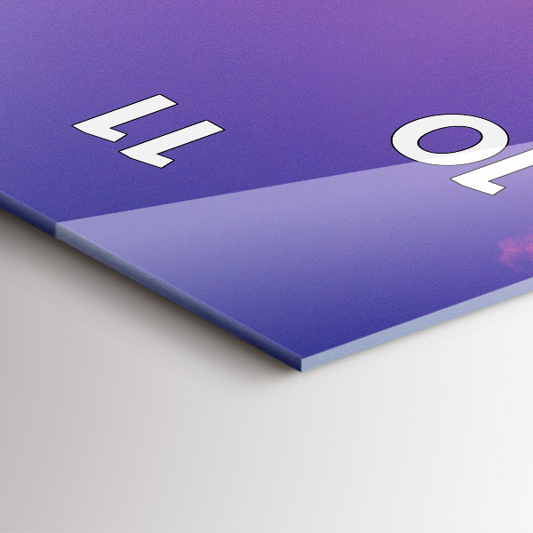 Vertikální nástěnné hodiny Mrakodrap ve Varšavě