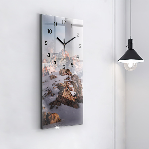 Vertikální nástěnné hodiny Hory pokryté sněhem