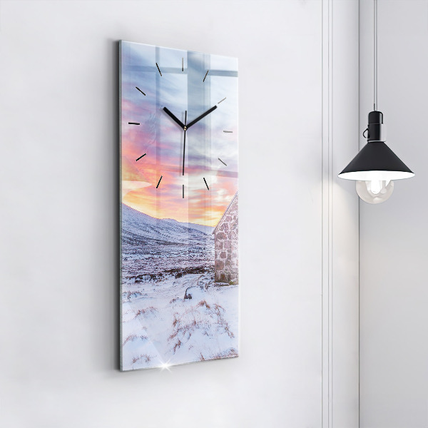 Vertikální nástěnné hodiny Chata v horách