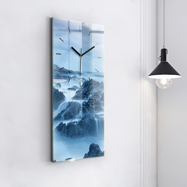 Vertikální nástěnné hodiny Maják