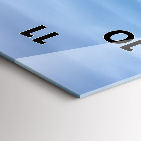 Vertikální nástěnné hodiny Maják