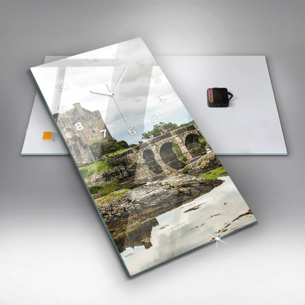 Vertikální nástěnné hodiny Hrad Eilean Donan Skotsko