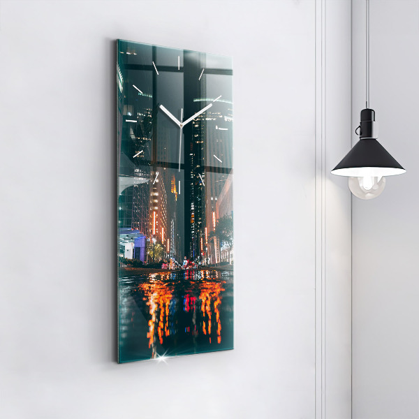 Vertikální nástěnné hodiny Hotel Hilton v Houstonu