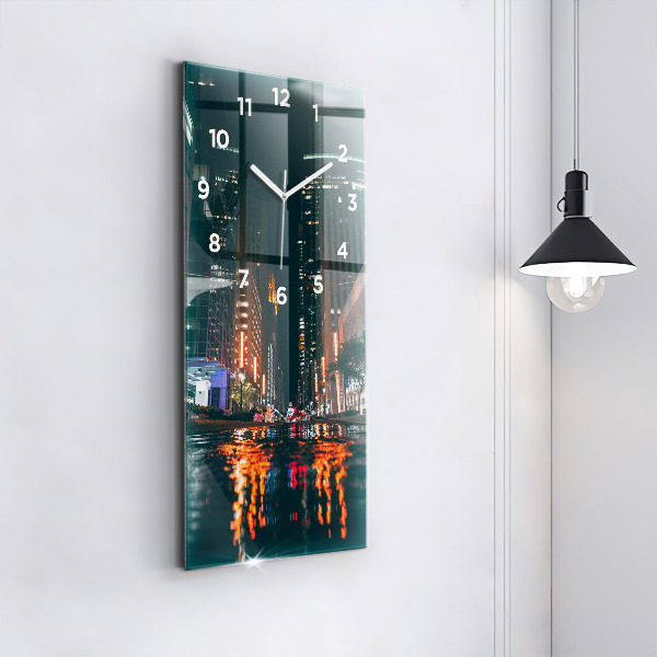 Vertikální nástěnné hodiny Hotel Hilton v Houstonu