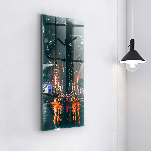 Vertikální nástěnné hodiny Hotel Hilton v Houstonu