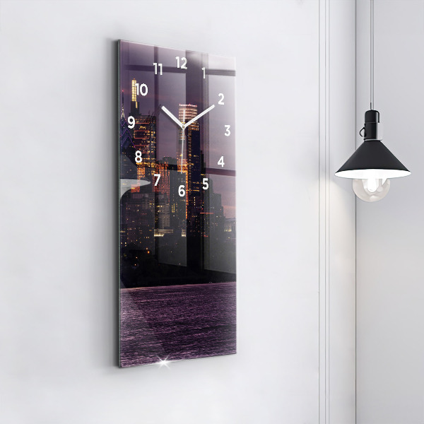 Vertikální nástěnné hodiny Panorama města Filadelfie