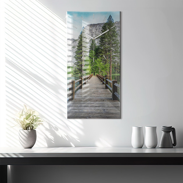 Vertikální nástěnné hodiny Dřevěný most v Yosemitech