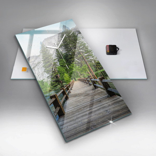 Vertikální nástěnné hodiny Dřevěný most v Yosemitech