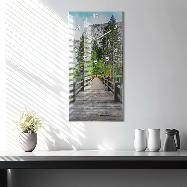 Vertikální nástěnné hodiny Dřevěný most v Yosemitech