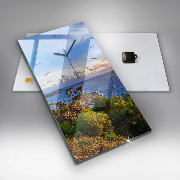 Vertikální skleněné hodiny Phuket v Thajsku