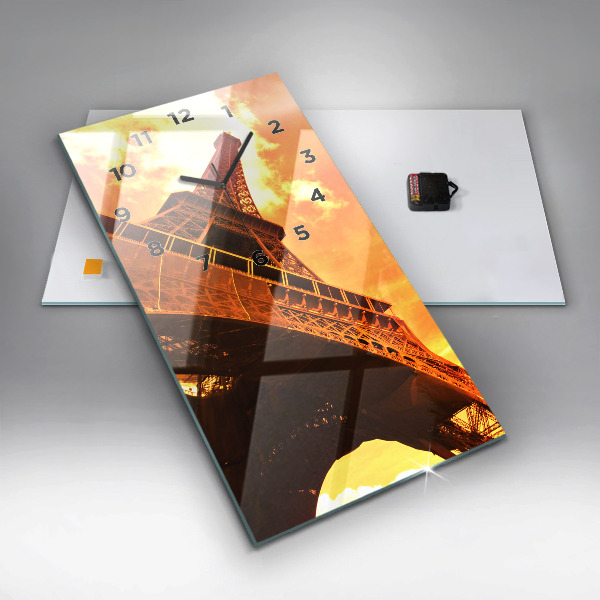 Vertikální skleněné hodiny Eiffelova věž v Paříži