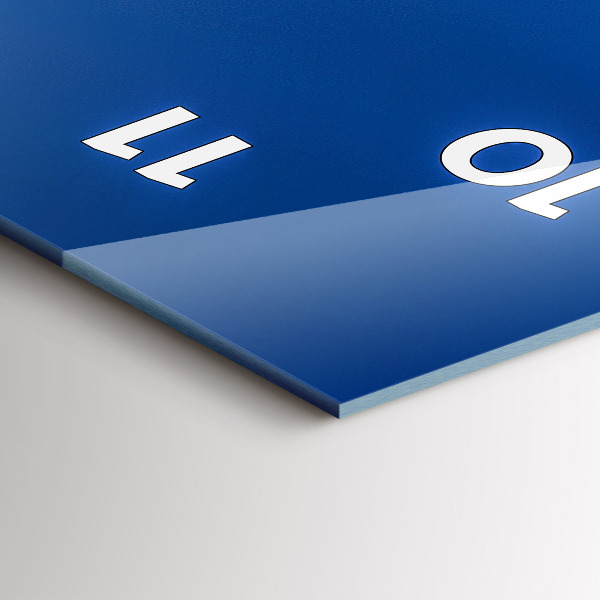 Vertikální skleněné hodiny Panorama města Plzně