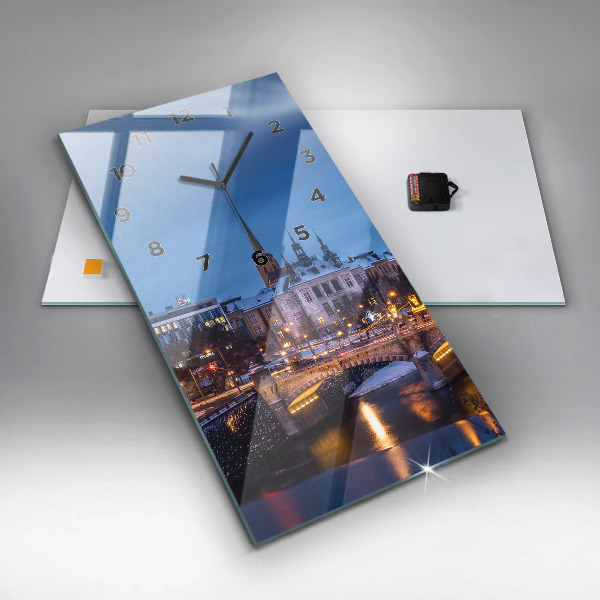 Vertikální skleněné hodiny Panorama města Plzně