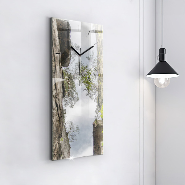 Vertikální skleněné hodiny Skalní město v České republice