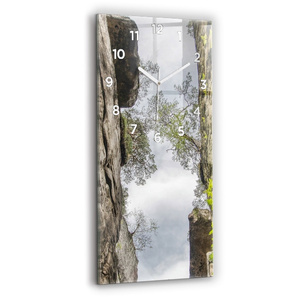 Vertikální skleněné hodiny Skalní město v České republice