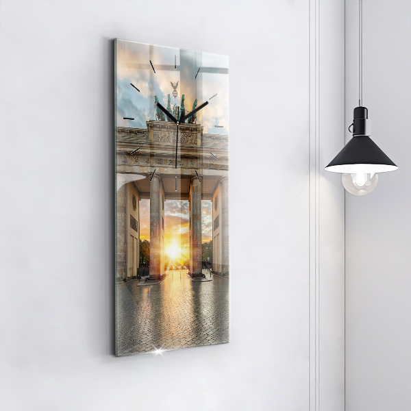 Vertikální skleněné hodiny Braniborská brána v Berlíně