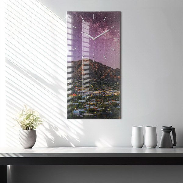 Vertikální skleněné hodiny Hornatá krajina