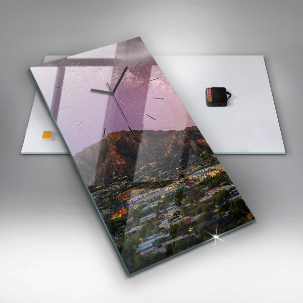 Vertikální skleněné hodiny Hornatá krajina