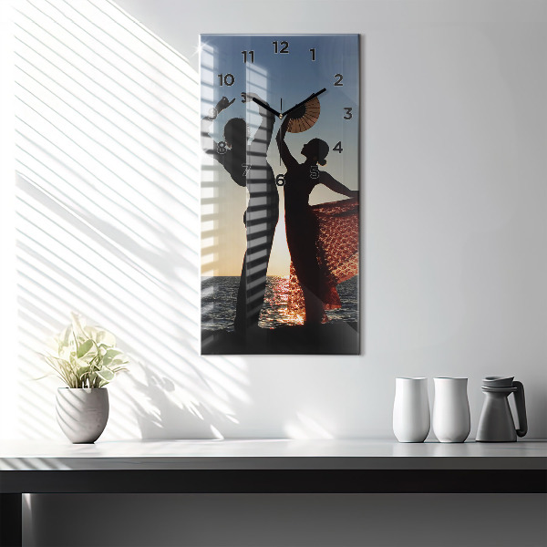 Vertikální skleněné hodiny Španělský tanec na moři